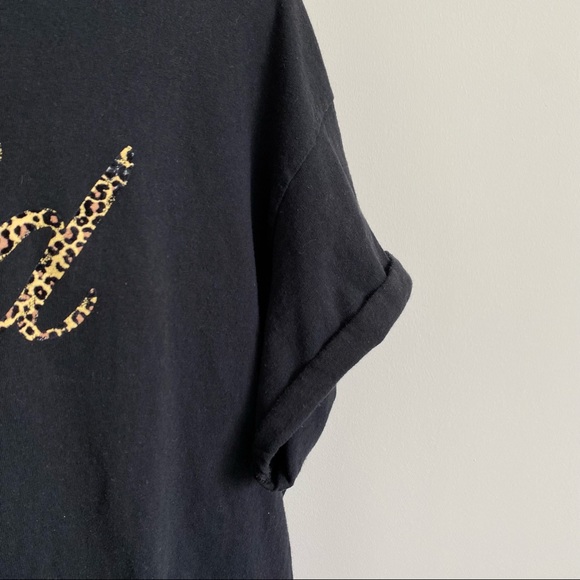 Black t with leopard print - Picture 2 of 5